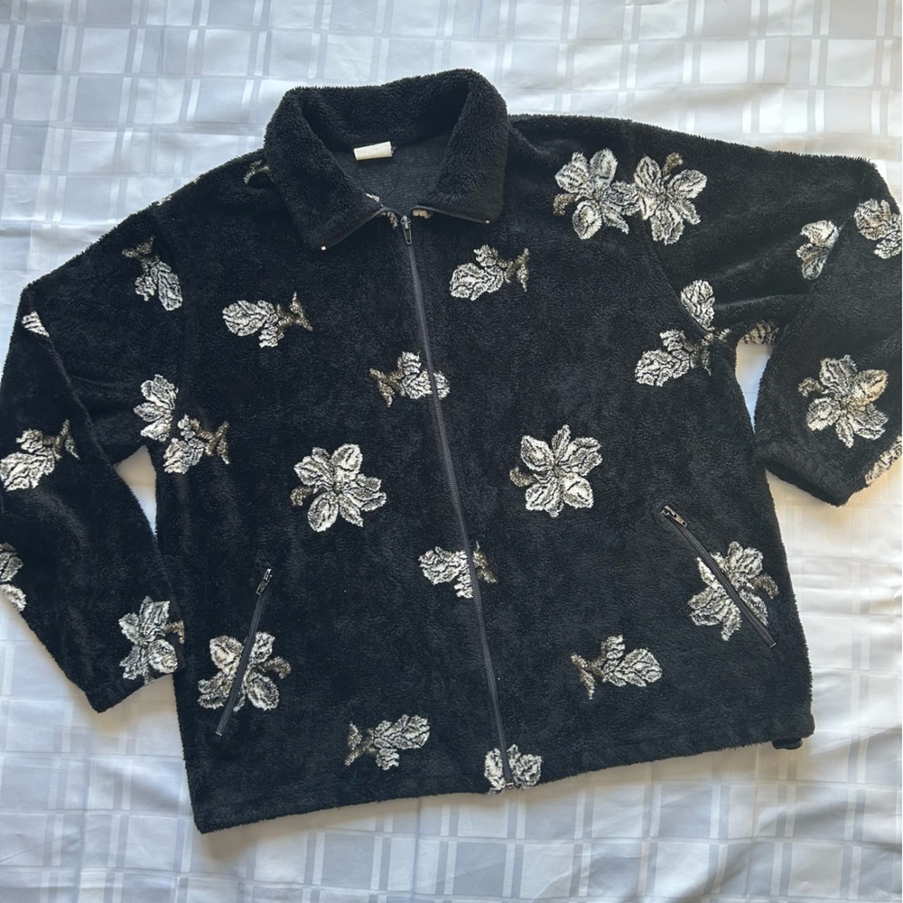 Nanuk Vintage Black Fleece Sherpa Lightweight Jacket with Floral Pattern